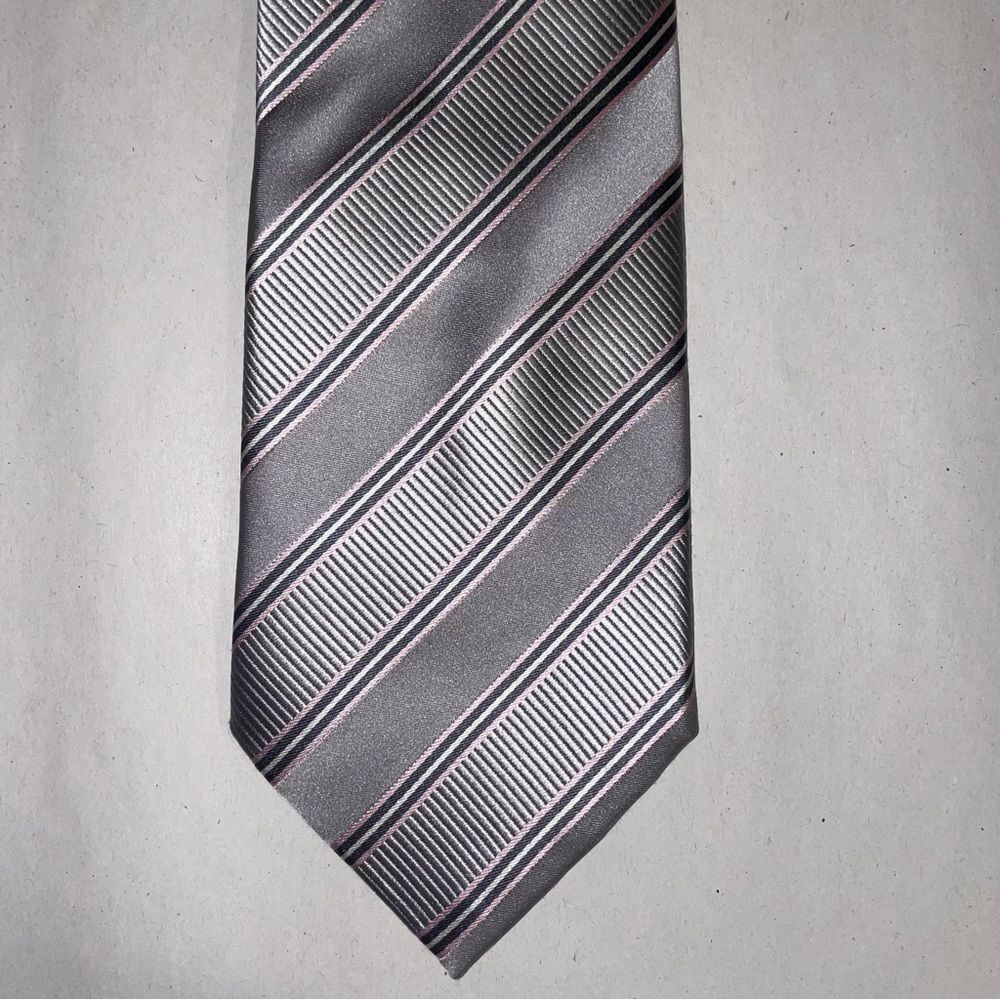 Donald J Trump 100% Silk Elegant Silver Striped Tie